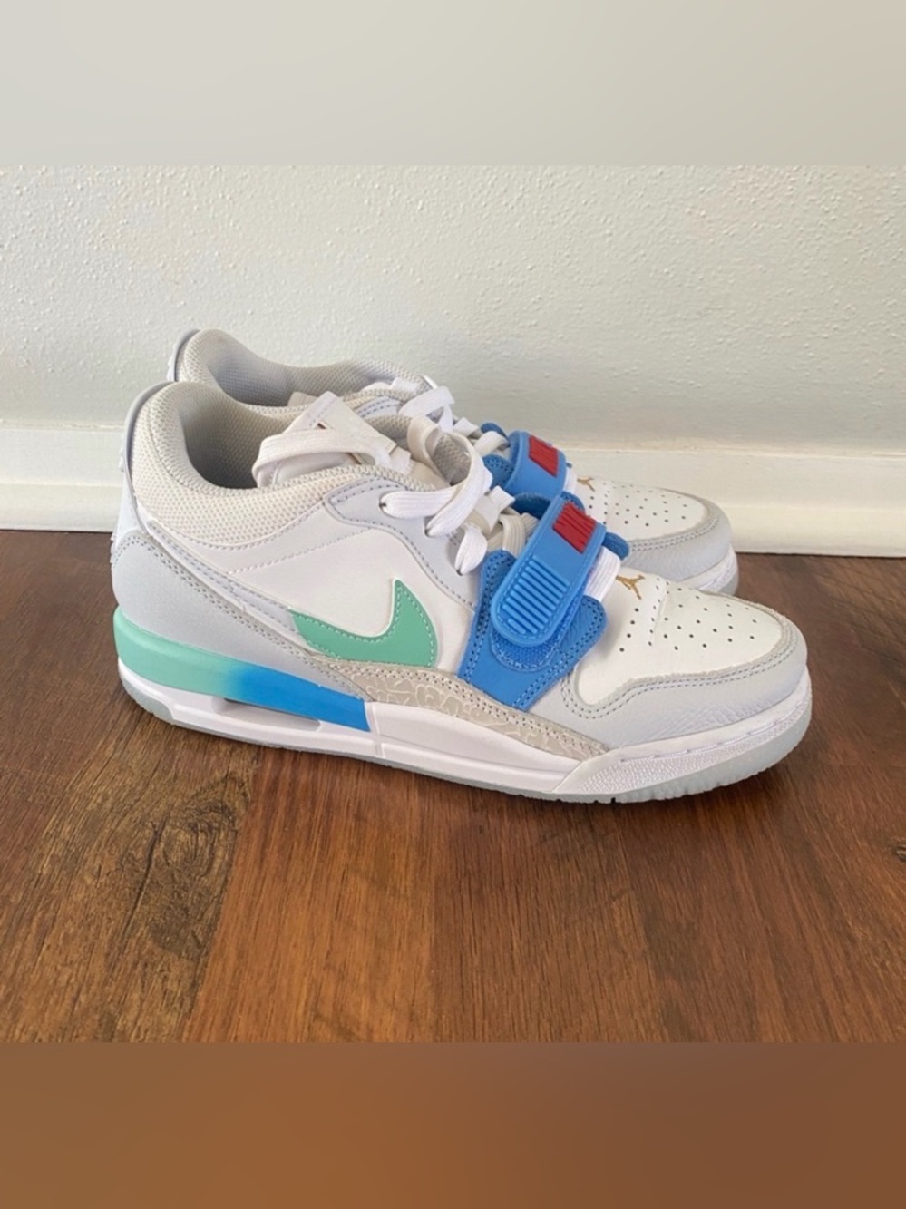 Jordan Youth Legacy 312 Low Emerald Rise Sneakers *like NEW* size 6Y